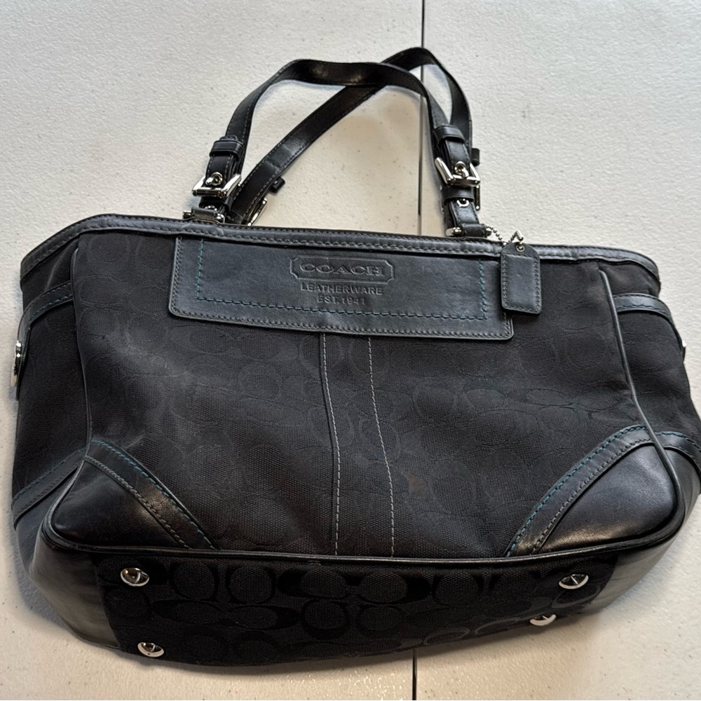 Coach Signature Gallery Tote - Black Jacquard (Style 8K49)